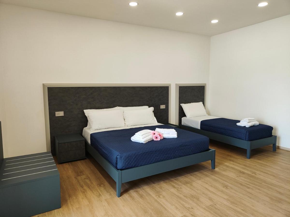 Rosa Rooms Помпей Екстериор снимка