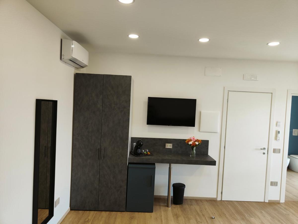 Rosa Rooms Помпей Екстериор снимка