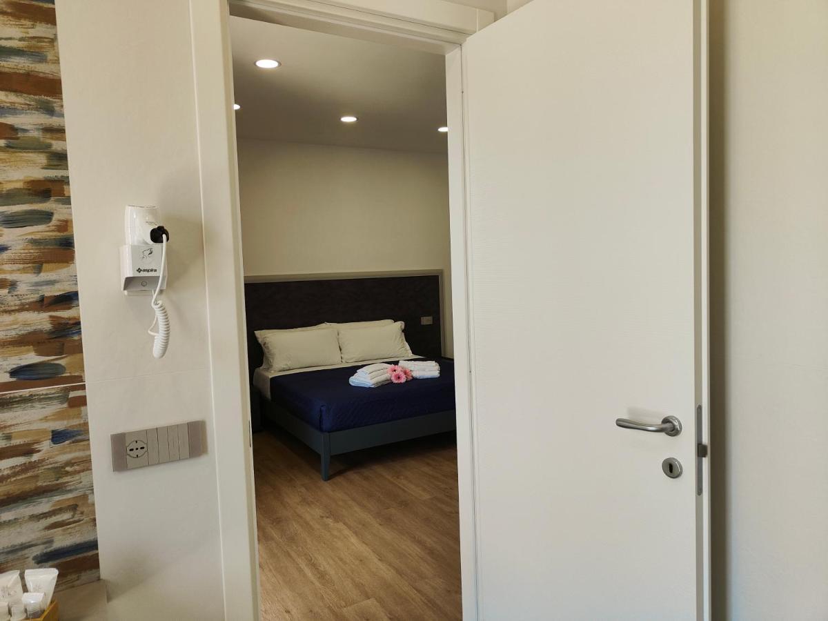Rosa Rooms Помпей Екстериор снимка