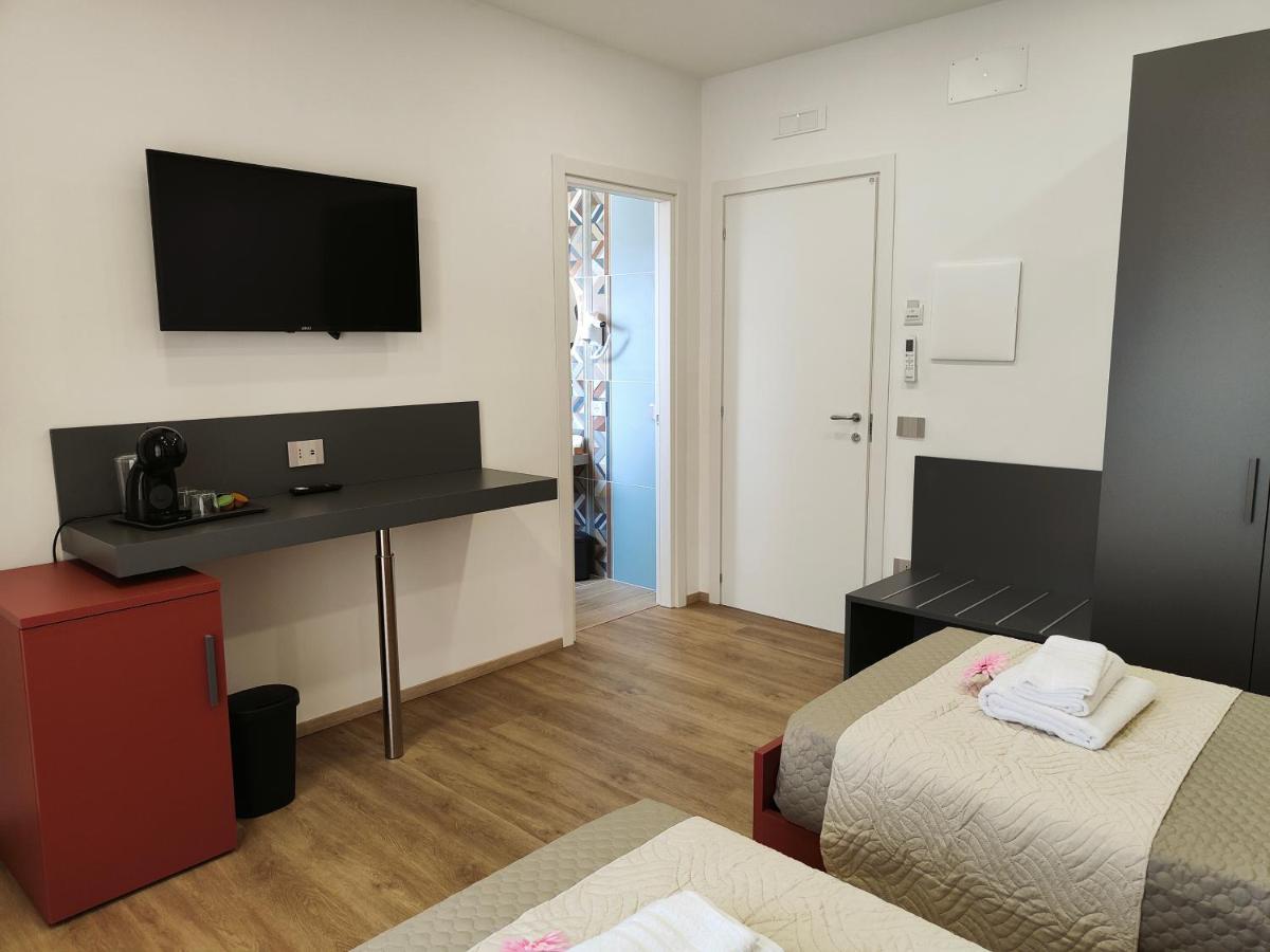 Rosa Rooms Помпей Екстериор снимка