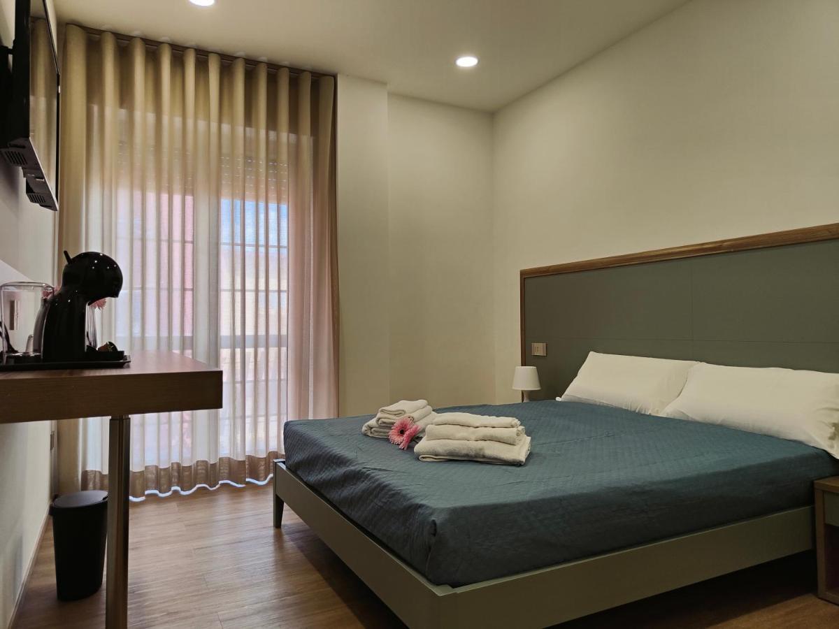 Rosa Rooms Помпей Екстериор снимка