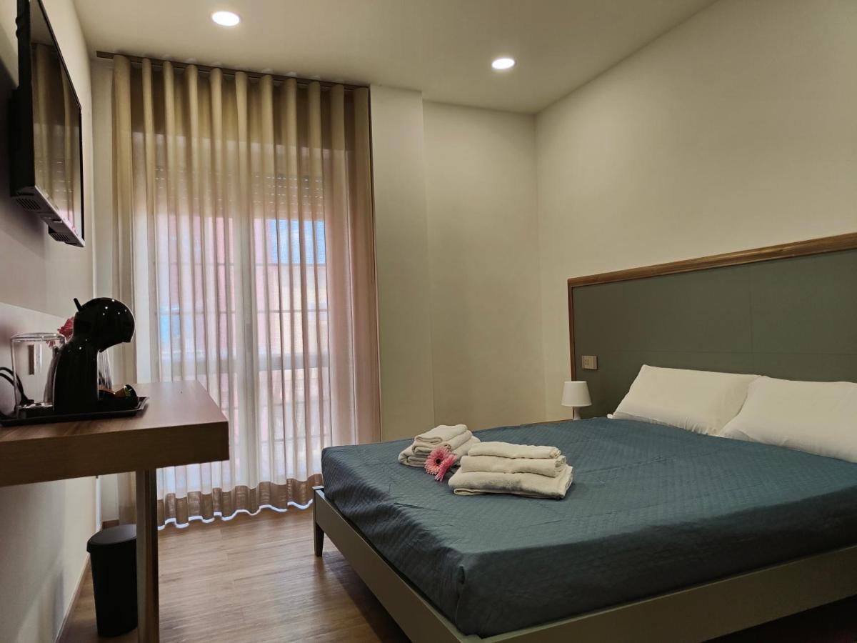 Rosa Rooms Помпей Екстериор снимка