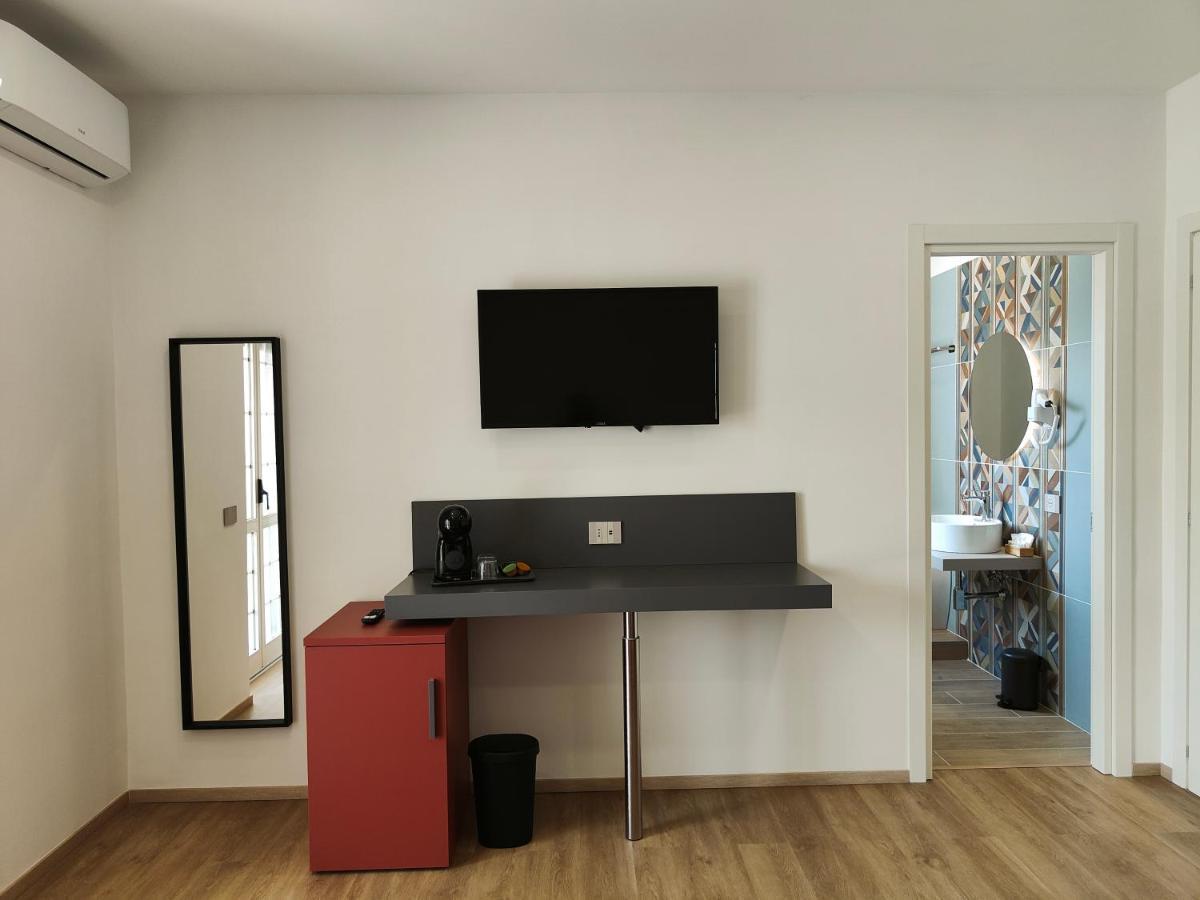 Rosa Rooms Помпей Екстериор снимка