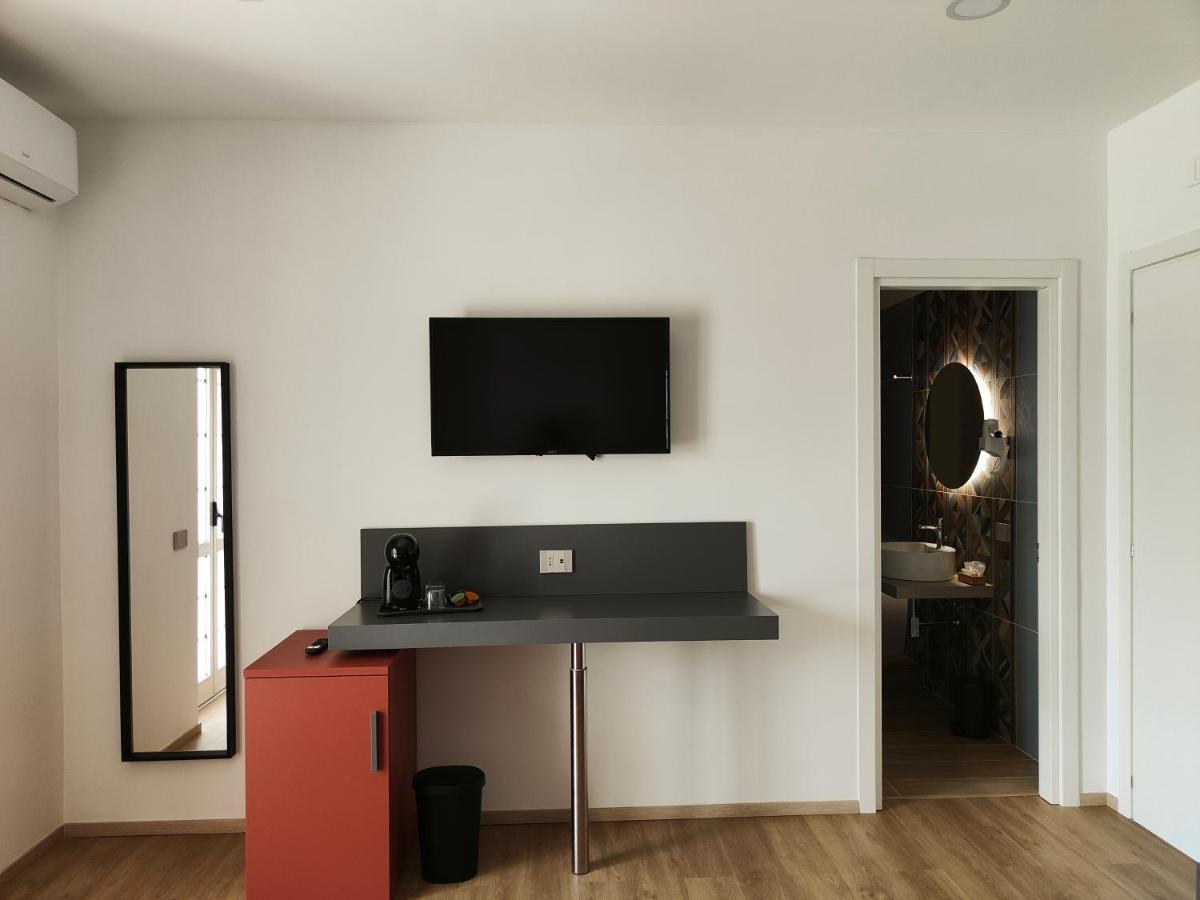 Rosa Rooms Помпей Екстериор снимка